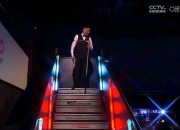 米兰捕鱼-运动员的突破引发了欢呼和掌声