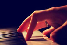 米兰,-绿茵场上的齿轮革命：战术训练如何重塑球队DNA