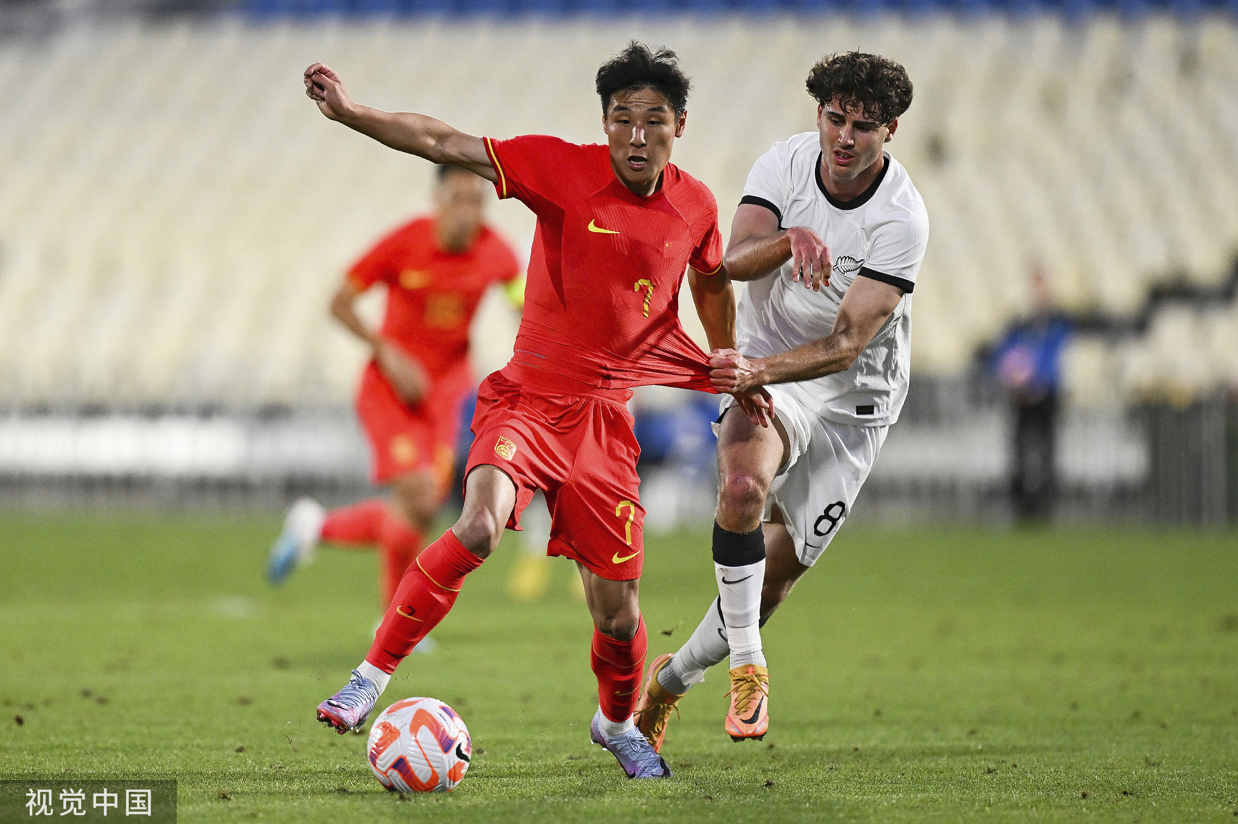 新西兰队在击剑比赛中斩获头筹 新西兰队在击剑比赛中斩获头筹