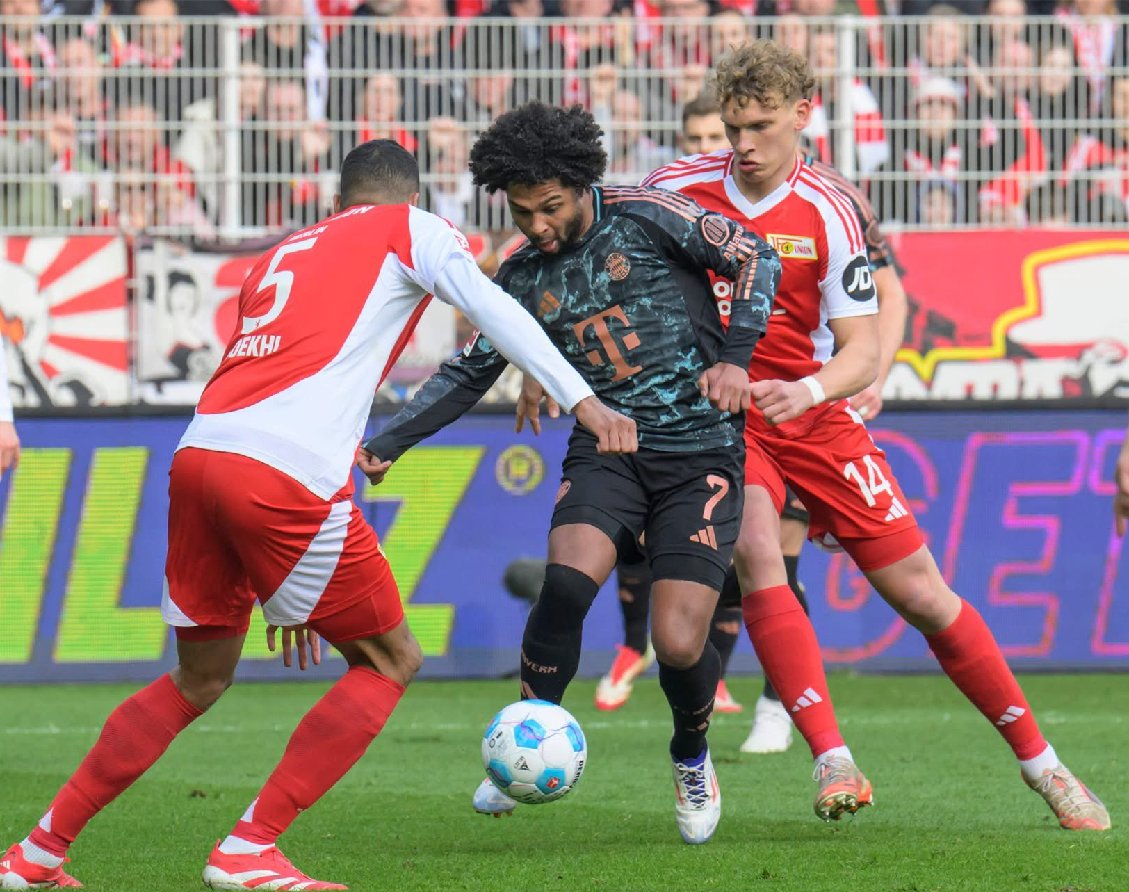 拜仁慢热不良,战绩频现低谷 拜仁慢热不良,战绩频现低谷