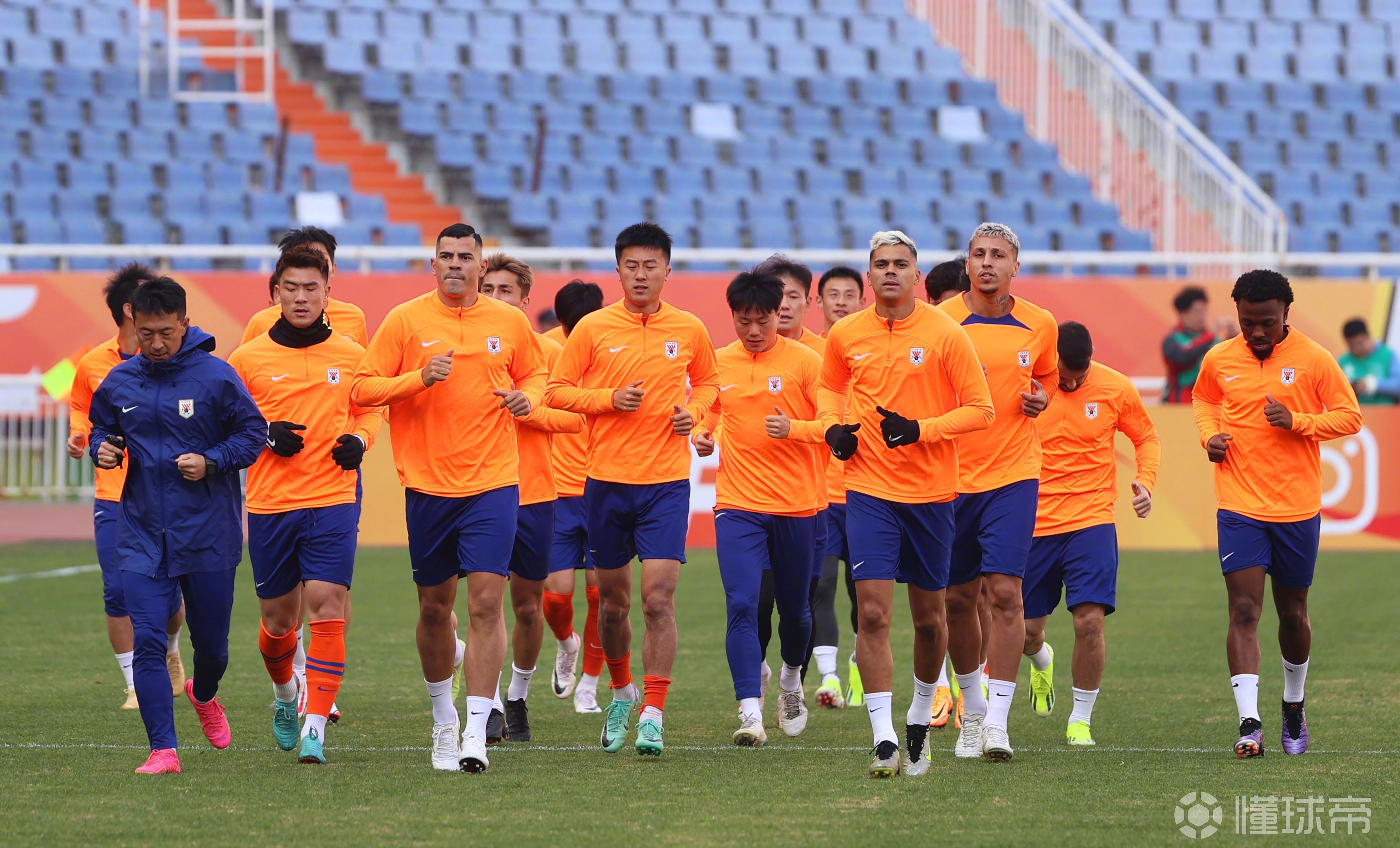 亚冠杯季前热身赛结果揭晓，强队零封狂胜激动人心