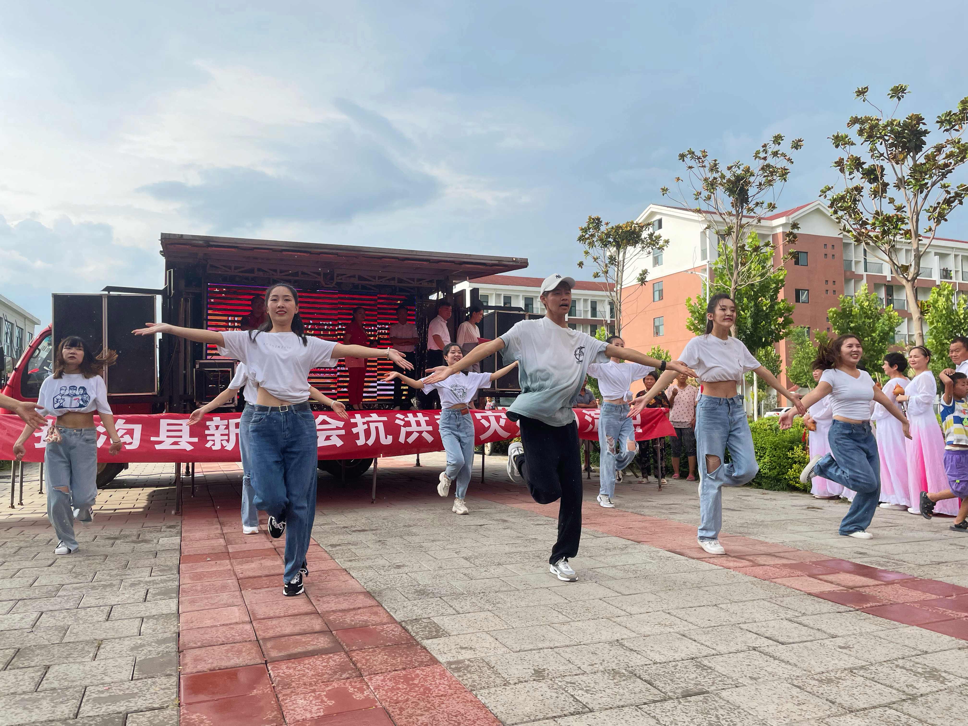 踏上胜利之路,团队凝聚力量的简单介绍 踏上胜利之路,团队凝聚力量的简单介绍