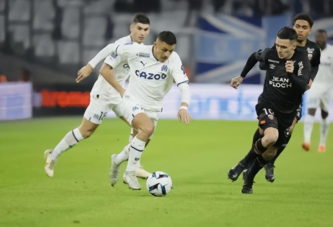 关于埃及前锋连入数球,助队杀入决赛的信息 关于埃及前锋连入数球,助队杀入决赛的信息