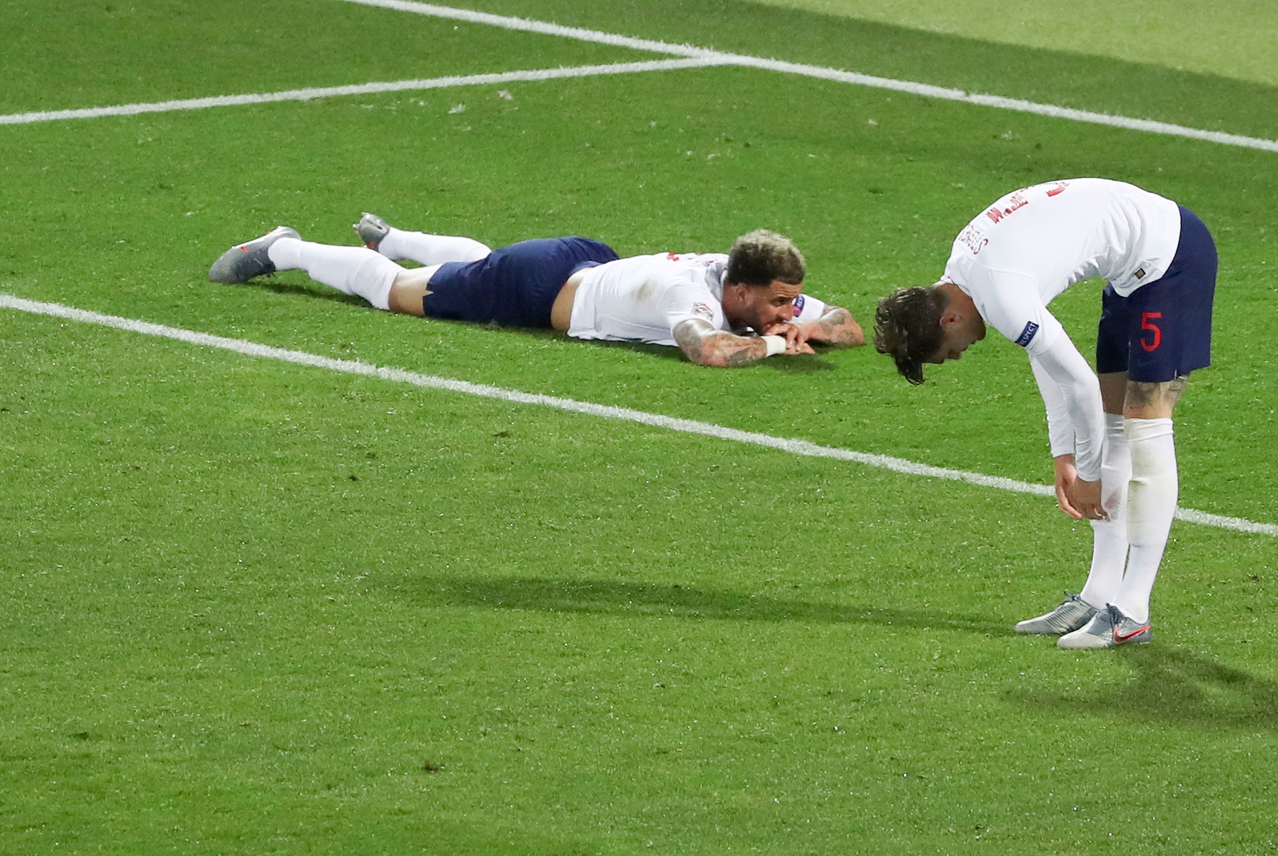 荷兰队成功晋级，击败奥地利晋级！