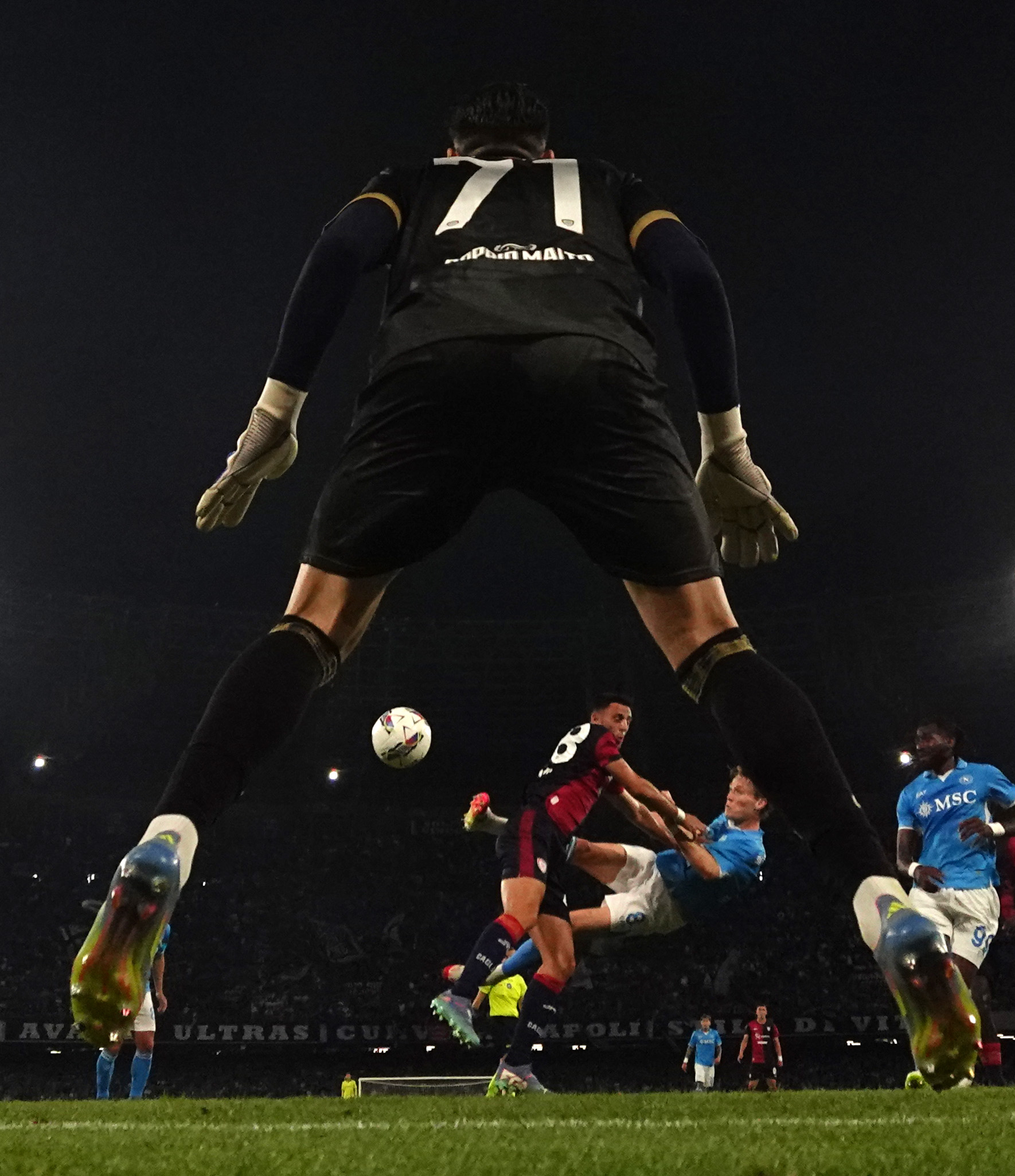 意甲比赛激烈角逐，谁能脱颖而出的简单介绍