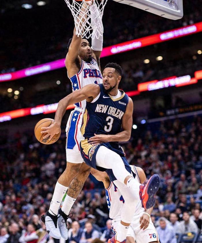 开拓者逆转公牛，麦科勒姆独得40分