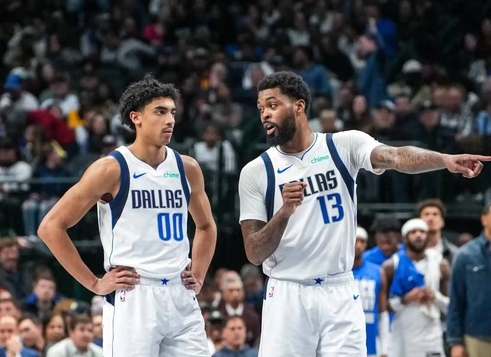 独行侠主场大胜马刺,取得两连胜 独行侠主场大胜马刺,取得两连胜