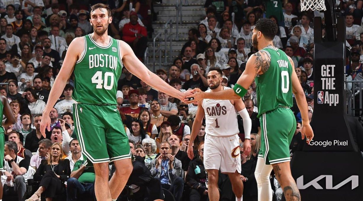 豪门球队再战东方赛场,实力对决! 豪门球队再战东方赛场,实力对决!