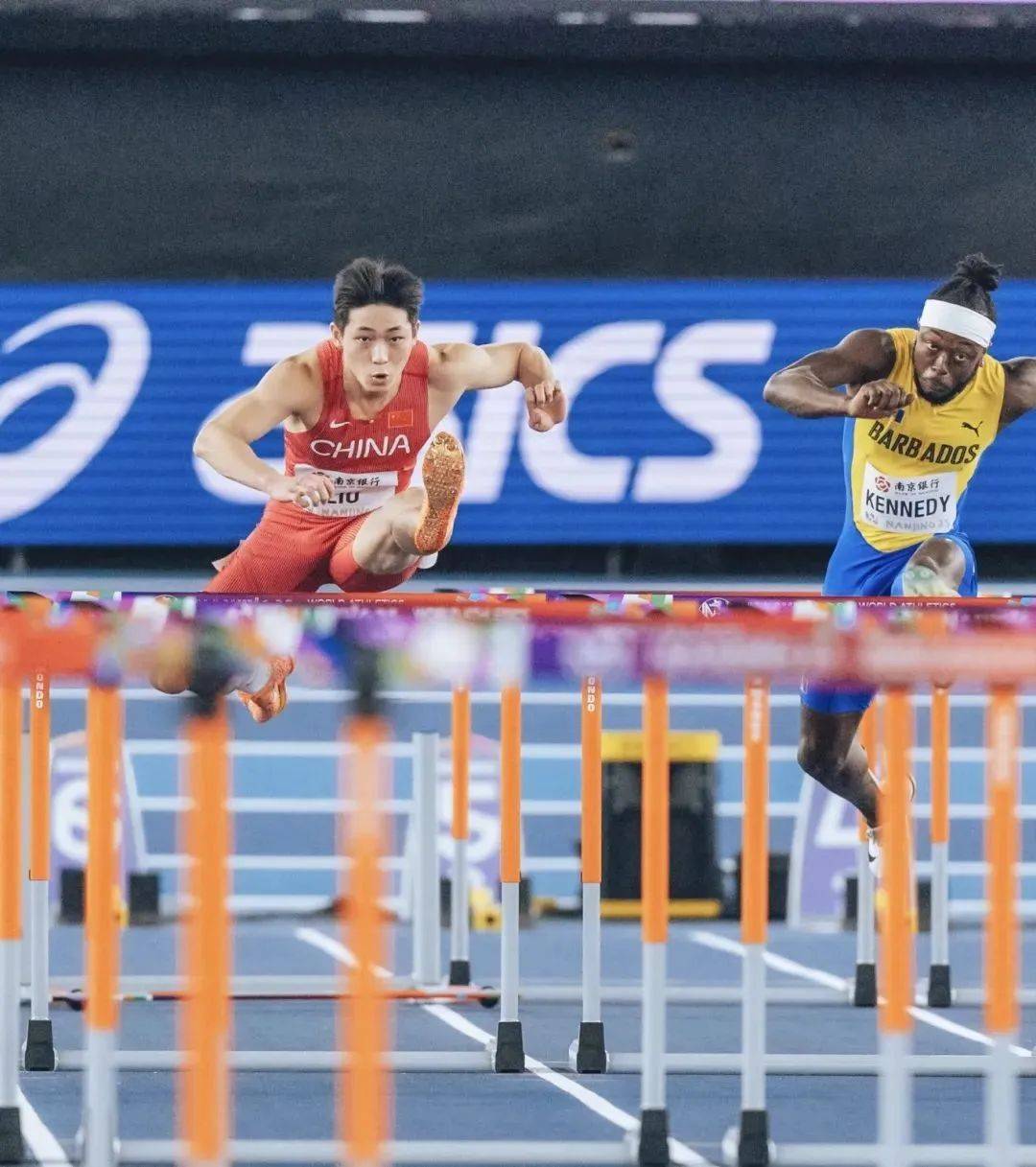 传奇复出退役选手再次登顶领奖台