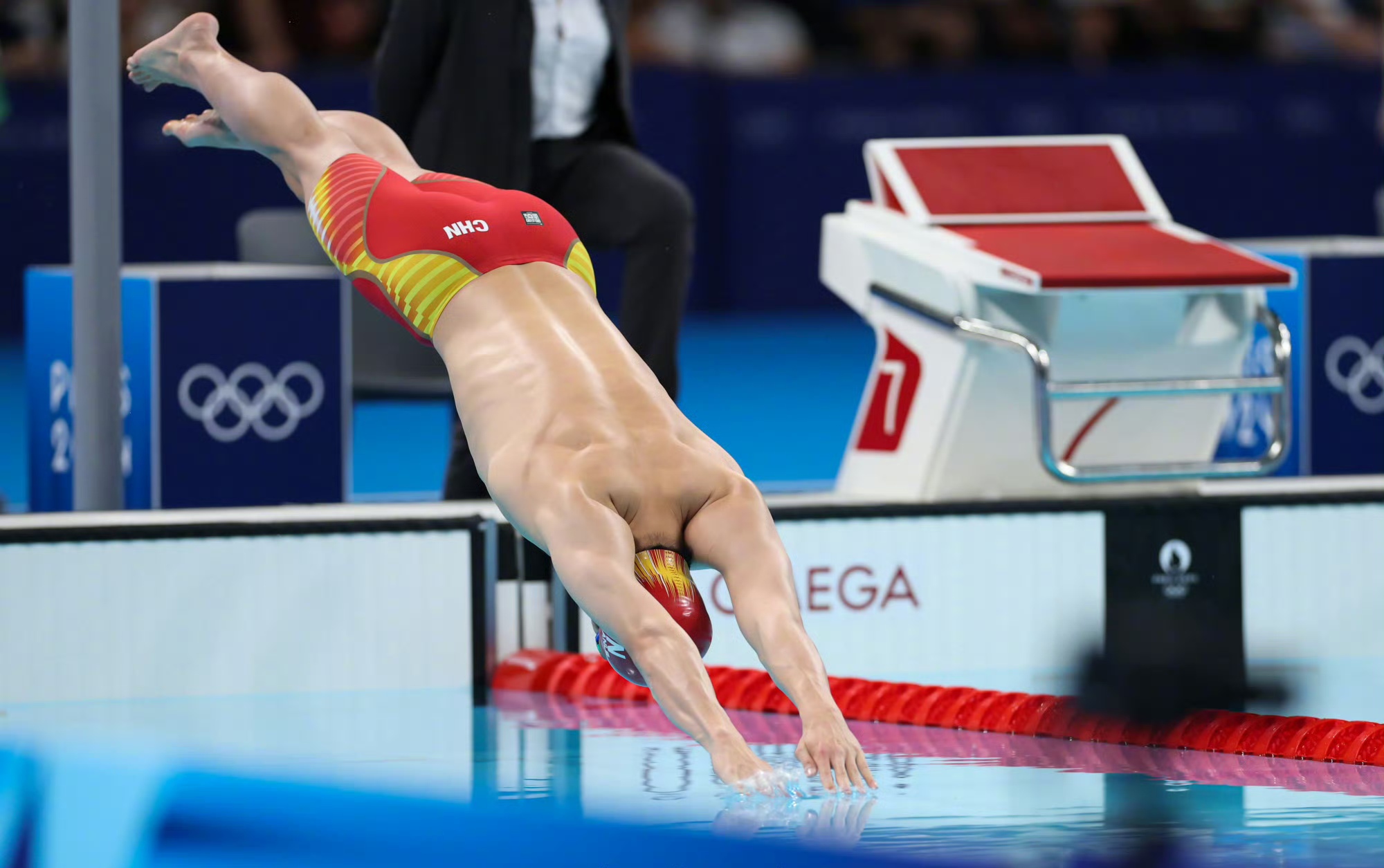 首尔球队表现优异，成功晋级足球盛事半决赛的简单介绍