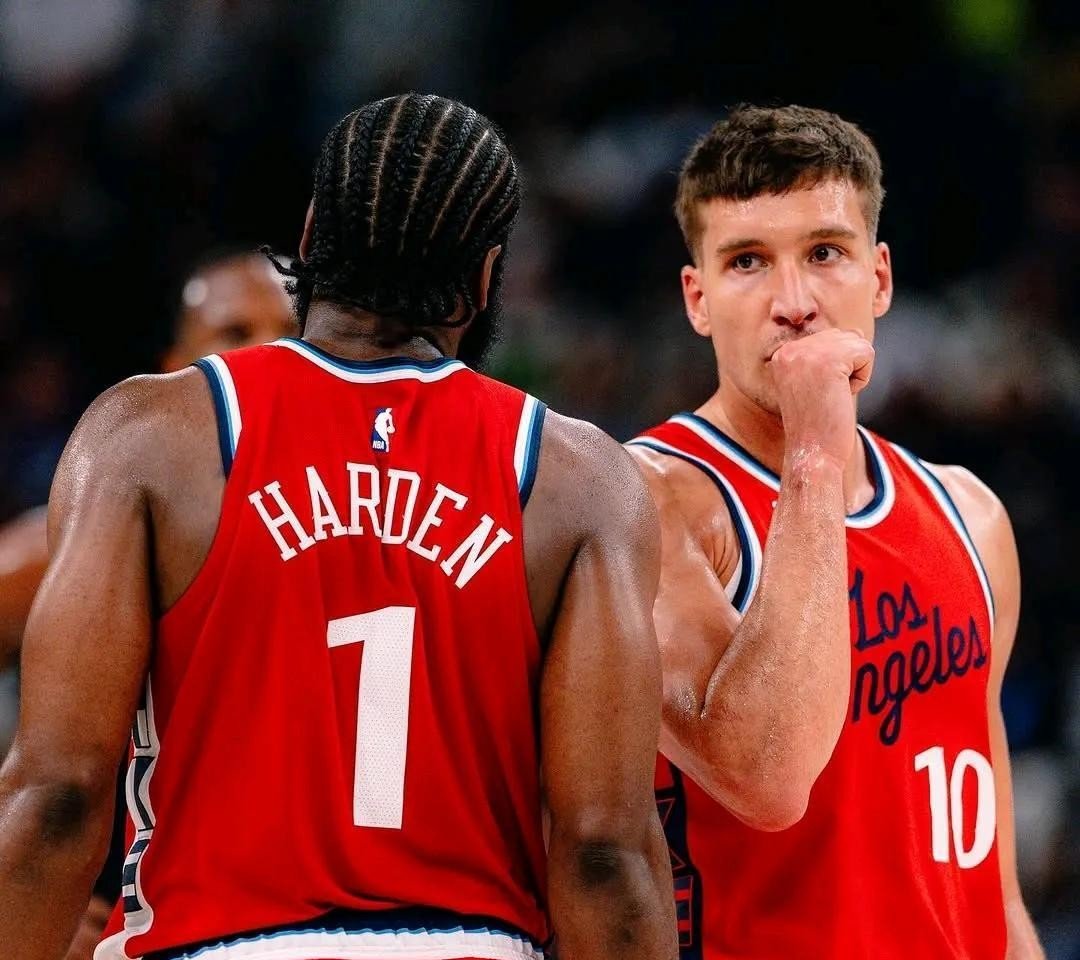 包含欧洲顶级篮球联赛夺冠战进入白热化的词条