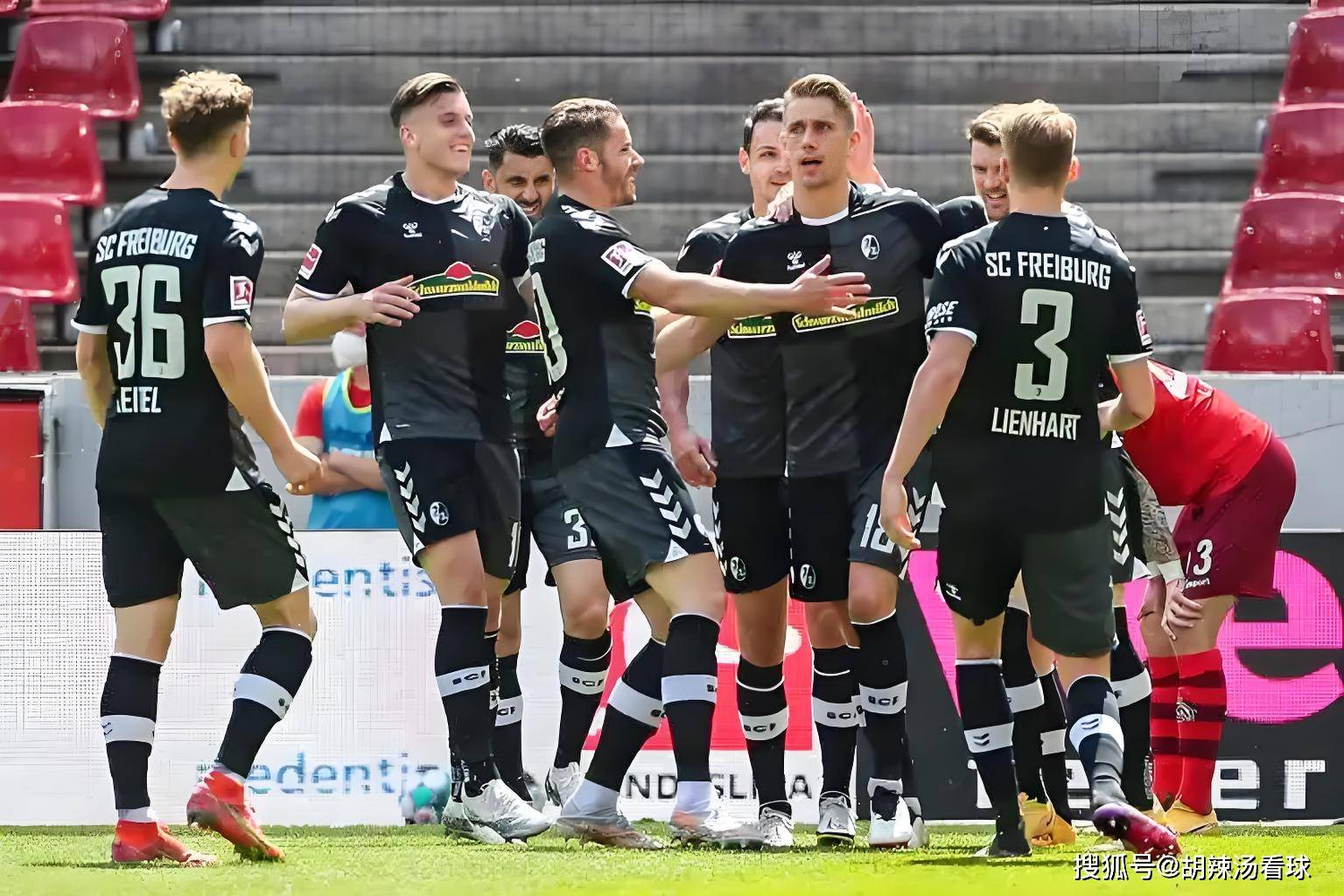 帕德博恩,多特蒙德豪取三分 帕德博恩,多特蒙德豪取三分