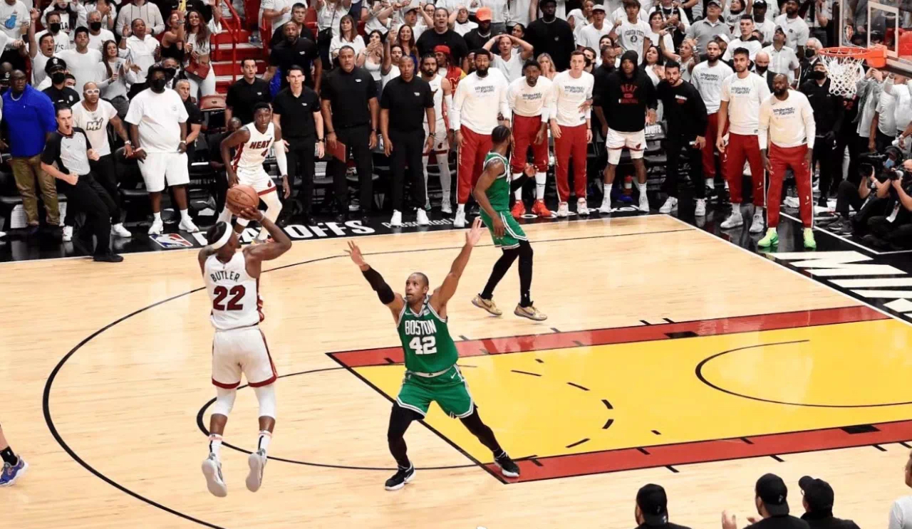 热火大胜凯尔特人，巴特勒砍下26分