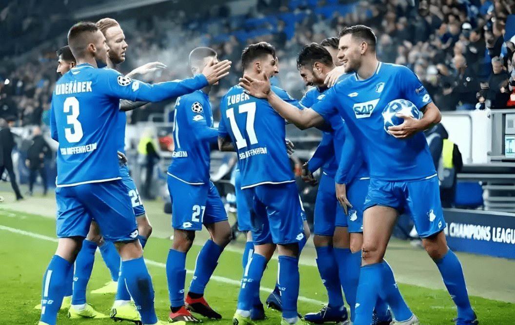 多特蒙德大胜霍芬海姆,领先优势更加稳固 多特蒙德大胜霍芬海姆,领先优势更加稳固