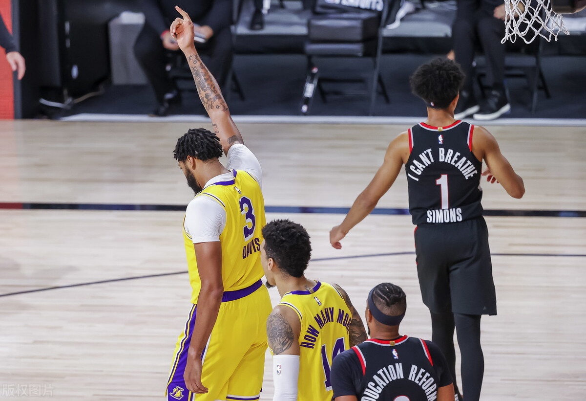 灰熊客场奏凯,终结开拓者主场连胜 灰熊客场奏凯,终结开拓者主场连胜