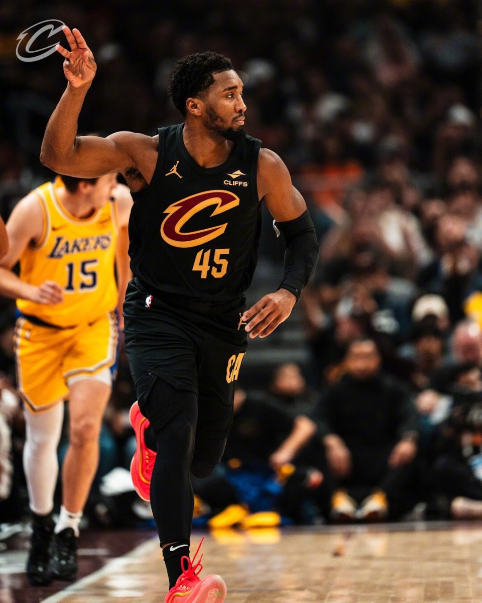 雄鹿力克魔术,保持不败金身的简单介绍 雄鹿力克魔术,保持不败金身的简单介绍